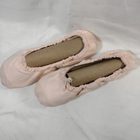 Capezio Pink Canvas Ballet Shoes (6 women/4.5 big kids) - Picture 3 of 7